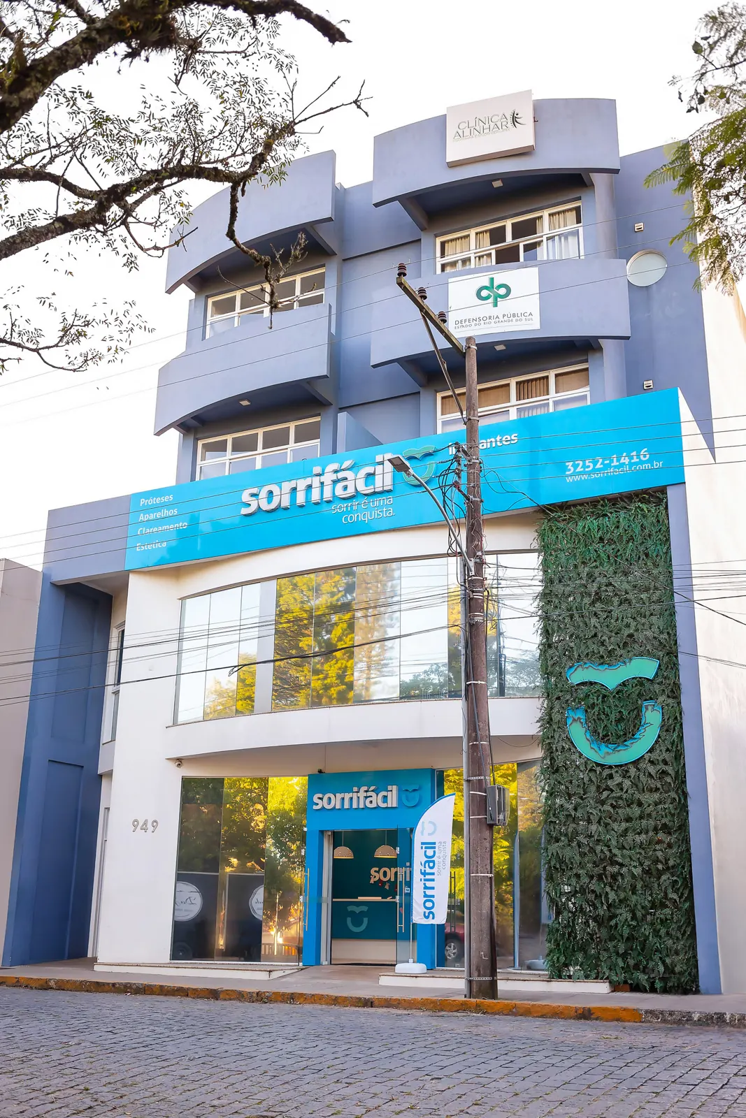Fachada da Sorrifácil na R. Júlio de Castilhos, Centro de Canguçu